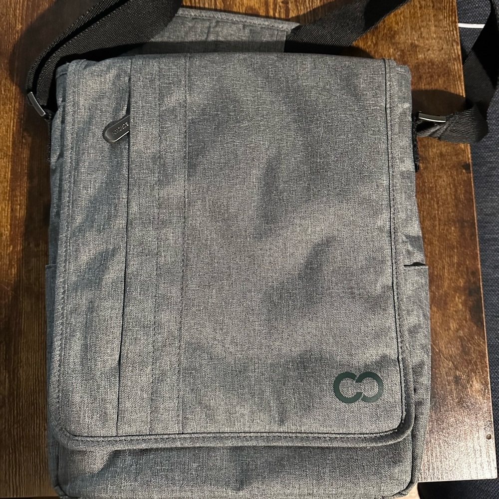 CaseCrown Campus Messenger Bag
